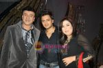 Anu Malik, Ritesh Deshmukh, Farah Khan on the sets of Entertainment Ke Liye Kuch Bi Karega in Yashraj Studios on 22nd June 2009 (2).JPG