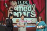 Kiron Kher, Ramesh Taurani, Sajid Khan at Lux Comedy Honors 2009 on Star Gold (3).JPG