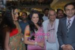 Celina Jaitley at Jashn store launch in Oberoi Mall on 5th July 2009.JPG