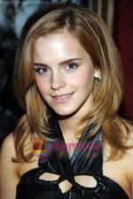 Emma Watson at the premiere of film HARRY POTTER AND THE HALF BLOOD PRINCE on 9th July 2009 in NY (24).jpg