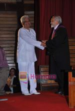 Pyarelal honoured by Whistling Woods in Indira Gandhi Institute on 18th July 2009  (5).JPG