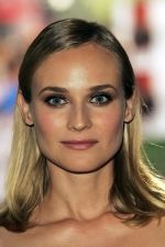 Diane Kruger at the London Premiere of movie INGLOURIOUS BASTERDS on July 23rd, 2009 at Odeon Leicester Square (6).jpg