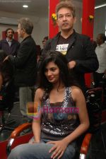 Sayali Bhagat Inaugurates Jawed Habib Hair & Beauty Studios at Madhap on 23rd July 2009 (14).JPG