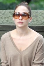 Jennifer Lopez at the Location For THE BACK-UP PLAN ON July 22, 2009 on the Streets of Manhattan, NY (40).jpg