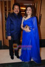 Pankaj Udhas with wife at Pankaj Udhas_s Khazana show in memory of Madan Mohan on 25th July 2099 (5).JPG