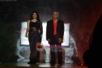 Kiran Juneja, Ramesh Sippy at BETI Fashion show by Anu and Sashi Ranjan on 26th July 2009 (8).JPG