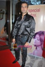 Rohit Roy at the launch of Shilpa Shetty_s spa Iosis with Kiran Bawa on 26th July 2009 (3).JPG