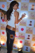 Shilpa Shetty at the launch of Shilpa Shetty_s spa Iosis with Kiran Bawa on 26th July 2009 (12).JPG
