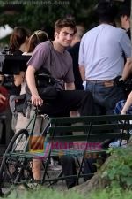 Robert Pattinson at the location for movie REMEMBER ME on June 30th 2009 in Central Park, NY (3).jpg