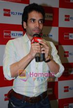 Tusshar Kapoor at Big 92.7 FM on 4th Aug 2009 (10).JPG