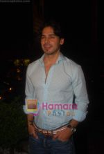 Dino Morea at Dino Morea_s Crepe Station launch in Oshiwara on 5th Aug 2009 (15).JPG