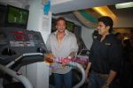Sanjay Dutt graces at Healthworks gym 1st anniversary in Thane, Mumbai on 22nd Aug 2009 (8).JPG