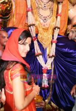 Katrina Kaif seeks ganesha blessings in Girgaum, Mumbai on 26th Aug 2009 (4).JPG