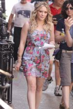 Hilary Duff On The Set Of GOSSIP GIRL in New York City on 26th August 2009 (43).jpg