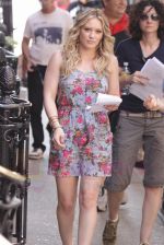 Hilary Duff On The Set Of GOSSIP GIRL in New York City on 26th August 2009 (46).jpg
