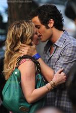 Hilary Duff and Penn Badgley On The Set Of GOSSIP GIRL in New York City on 26th August 2009 (18).jpg