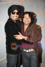 Mika Singh, Kailash Kher at Mtv Desi Beats on location in Madh on 27th Aug 2009 (5).JPG