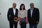 Mohan Kapoor, Isha Koppikar, Sharat Saxena at De Dhana Dhan press meet in Colors Office on 1st Sep 2009 (3).JPG