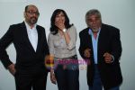 Mohan Kapoor, Isha Koppikar, Sharat Saxena at De Dhana Dhan press meet in Colors Office on 1st Sep 2009 (4).JPG