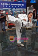 Isha Koppikar martial arts with Leena Mogre in Bandra on 4th Sep 2009 (25).JPG