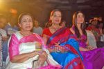 Asha Bhosle, Shabana Azmi, Kareena Kapoor at Bharat N Dorris Awards in J W Marriott on 8th Sep 2009 (2).JPG