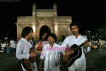 Kailash Kher at Allah Ke Bande video shoot in Gateway Of India, Mumbai on 15th Sep 2009 (11).JPG