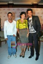 Jacqueline Fernandes, Ritesh Deshmukh, Sujoy Ghosh at the First look launch of Aladin in Taj Land_s End on 16th Sep 2009 (11).jpg