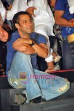 Salman Khan at Inorbit Mall in Malad on 16th Sep 2009 (13).JPG