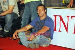 Salman Khan at Inorbit Mall in Malad on 16th Sep 2009 (3).JPG