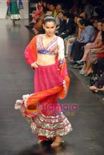 Model walk the ramp for Anita Dongre_s Show on LIFW Day1 on 18th Sep 2009 (6).JPG