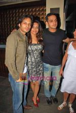 Akshay Kapoor, Rehan Khan, Bhavna Pani at Fast Forward film bash in Vie Lounge on 19th Sep 2009 (4).JPG