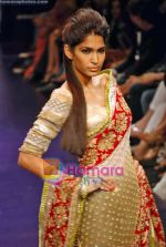 Model walk the ramp for Manish Malhotra_s Show on LIFW Day 2 on 19th Sep 2009 (26).JPG