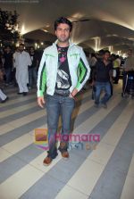 Harman Baweja return after What_s Your Raashee Toronto premiere in Mumbai Airport on 21st Sep 2009 (2).JPG