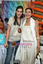 Kajol, Mana Shetty at Araaish Exhibition in aid of the - Save the Children India Foundation in Blue Sea, Worli on 22nd Sep 2009  (4).JPG