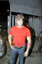 Salman Khan at Kanchivaram success bash in Cest La Vie on 22nd Sep 2009 (6).JPG