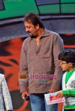 Sanjay Dutt on the sets of Saregama Lil Champs in Famous Studios on 29th Sep 2009 (6).JPG