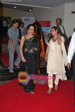 Hema Malini, Tina Ambani at Harmony Silver Awards in Ravindra Natya Mandir on 9th Oct 2009 (2).jpg