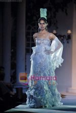 Model walk the ramp for Suneet Varma Show at HDIL India Couture Week, Grand Hyatt, Mumbai on 15th Oct 2009 (28).JPG