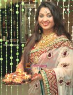 Misti Mukherjee celebrated diwali with her family (4).jpg