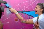 Jacqueline Fernandes paint the Aladin Wall in Opp Phoenix Mills on 29th Oct 2009 (6).JPG