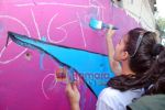 Jacqueline Fernandes paint the Aladin Wall in Opp Phoenix Mills on 29th Oct 2009 (7).JPG