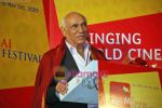 Yash Chopra at the opening ceremony of MAMI in Fun Republic on 29th Oct 2009 (129).JPG