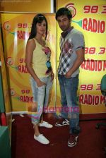 Katrina Kaif, Ranbir Kapoor promote Ajab Prem ki Ghazab Kahani on Radio Mirchi in Mumbai on 2nd Nov 2009  (25).JPG