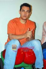 Aamir Khan at 3 Idiots first song introduced to media in Intercontinental on 5th Nov 2009 (11).JPG