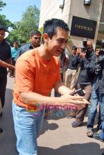 Aamir Khan at 3 Idiots first song introduced to media in Intercontinental on 5th Nov 2009 (24).JPG
