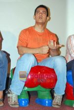Aamir Khan at 3 Idiots first song introduced to media in Intercontinental on 5th Nov 2009 (3).JPG