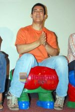 Aamir Khan at 3 Idiots first song introduced to media in Intercontinental on 5th Nov 2009 (4).JPG