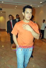 Aamir Khan at 3 Idiots first song introduced to media in Intercontinental on 5th Nov 2009 (6).JPG