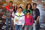 Mandira Bedi, Anushka Manchanda, Rocky S at Nike Sportswear Launch in Vie Lounge, Mumbai on 6th Nov 2009 (5).JPG
