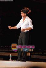 Shahrukh Khan perform at a wedding on 30th April 2009 (37).JPG